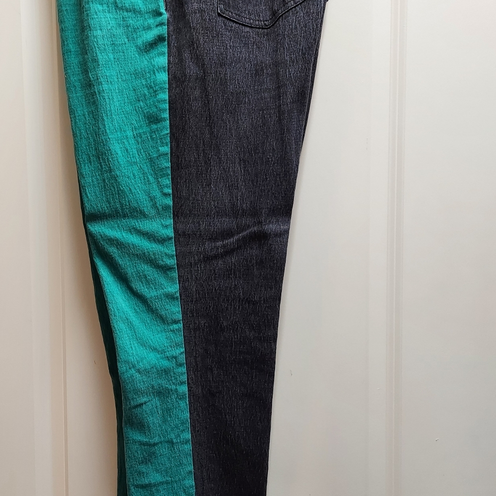 Comfortable jeans (green or beige)
